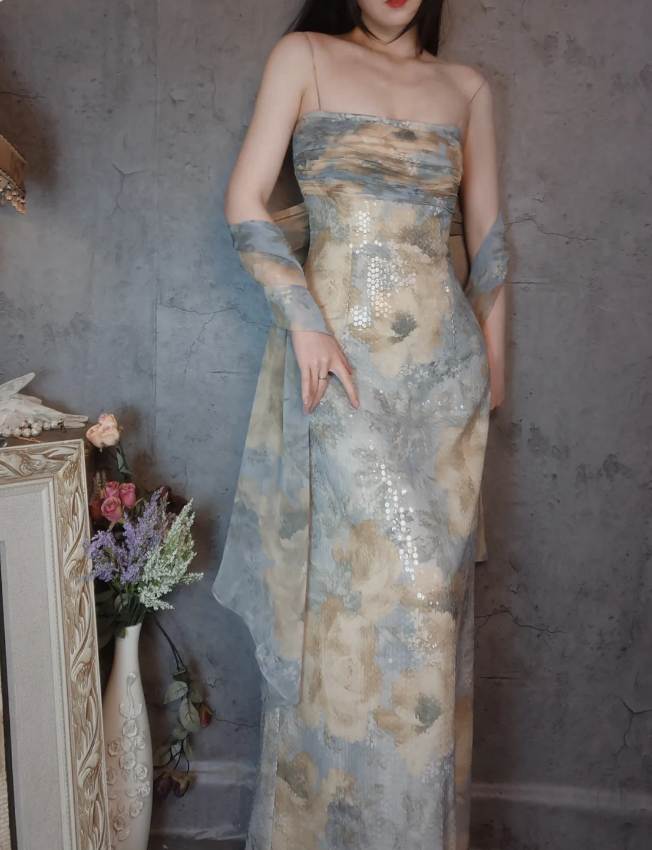 Vintage Fitted Spaghetti Strap Sequined Long Formal Prom Dresses