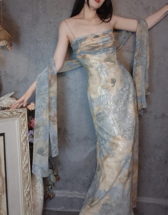 Vintage Fitted Spaghetti Strap Sequined Long Formal Prom Dresses