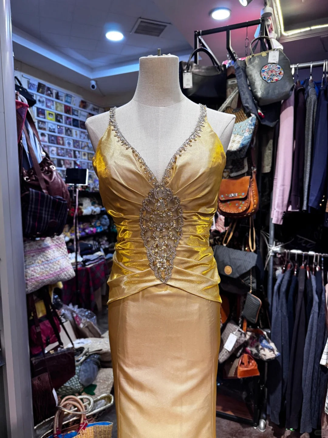 Vintage Gold Mermaid V-Neck Sequined Satin Long Formal Prom Dresses