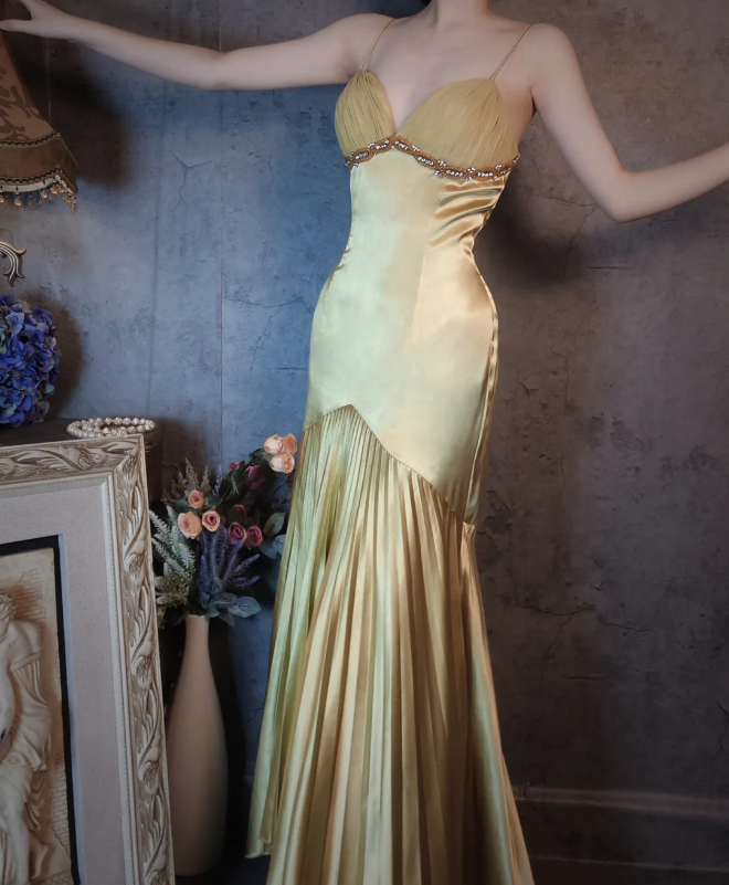Vintage Green Mermaid Deep V-Neck Pleated Satin Long Formal Prom Dresses