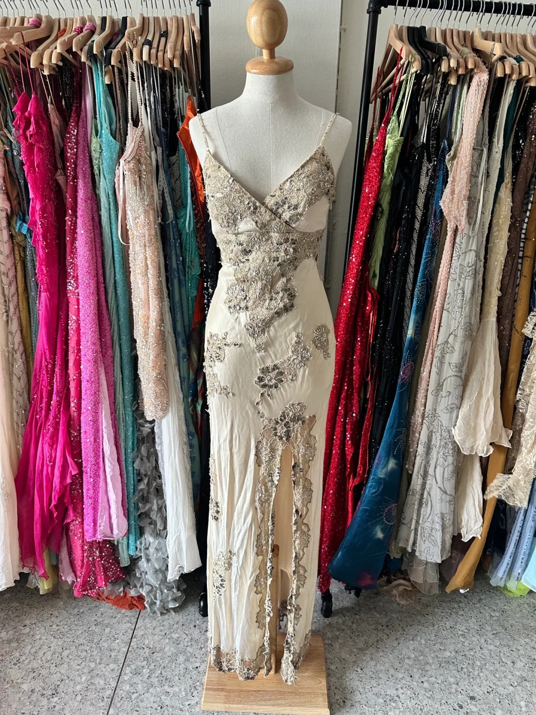 Vintage Ivory Mermaid Strappy V-Neck Lace Slit Satin Long Formal Prom Dresses Secondary image