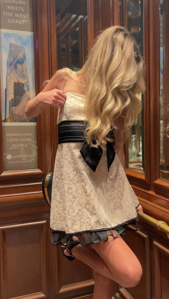 Vintage Light Champagne Strapless Short Homecoming Dresses Mini Party Dresses Secondary image