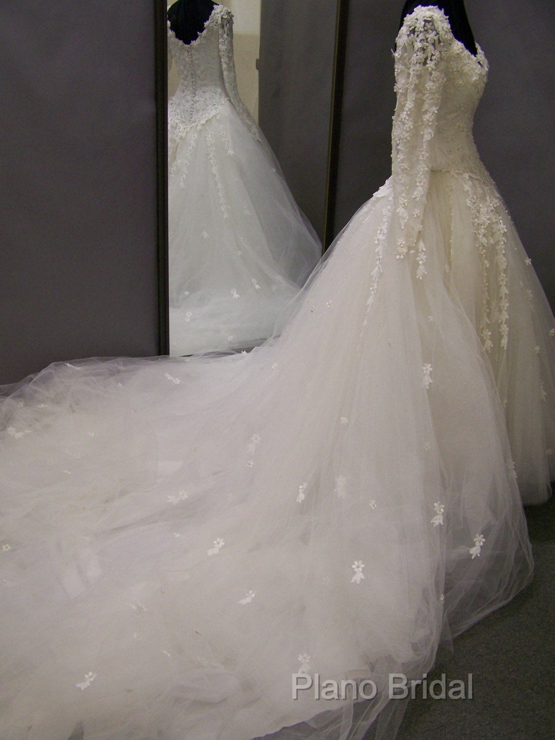 Vintage Long Sleeves Wedding Dresses Princess