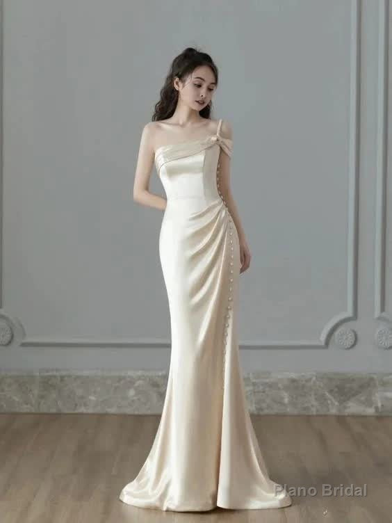 Vintage Mermaid One Shoulder Sleeveless Satin Wedding Dresses Secondary image