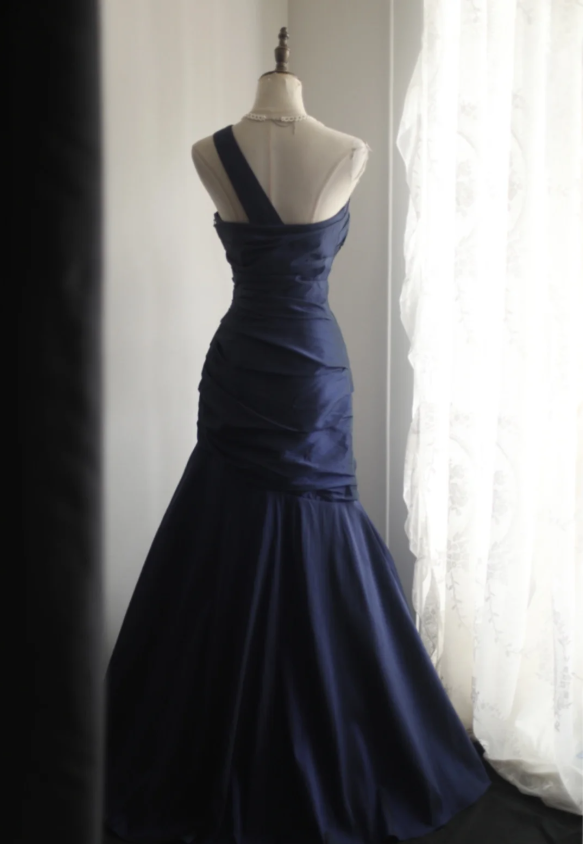 Vintage Navy Blue Mermaid One-Shoulder Satin Long Formal Prom Dresses