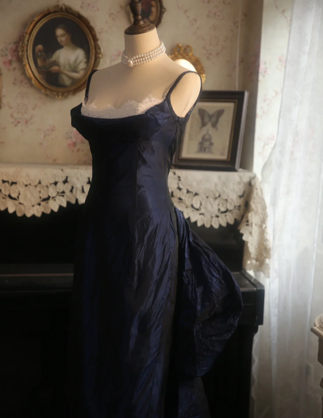 Vintage Navy Blue Mermaid Spaghetti Strap Square Neck Backless Satin Train Formal Prom Dresses