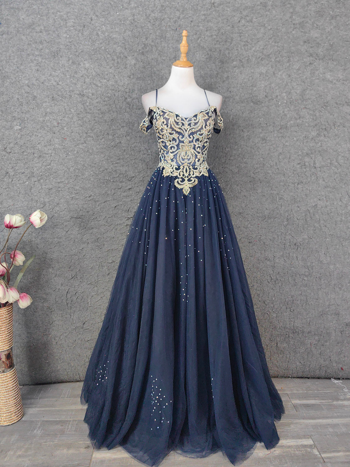 Vintage Navy Blue Off-Shoulder Gold Embroidered Rhinestone Tulle Long Formal Prom Dresses