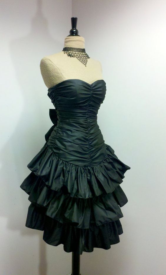 Vintage Short Party Dresses Strapless Ruffles Homecoming Dresses Main image