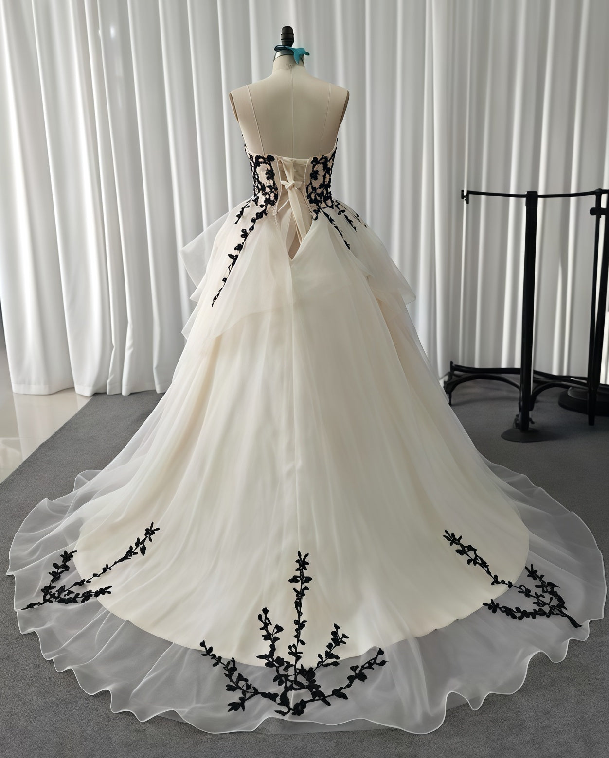 Vintage Sweetheart Floral Party Dresses, Ivory Ruffle Ball Gown Secondary image
