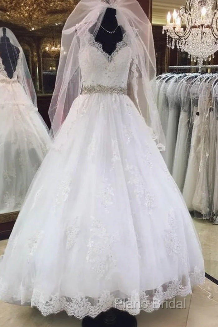 Vintage V Neck Tulle Wedding Dresses Lace Appliques Main image