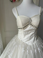 Vintage White Halter-Neck Pearl Lace Tulle Ball Gown Prom Dresses