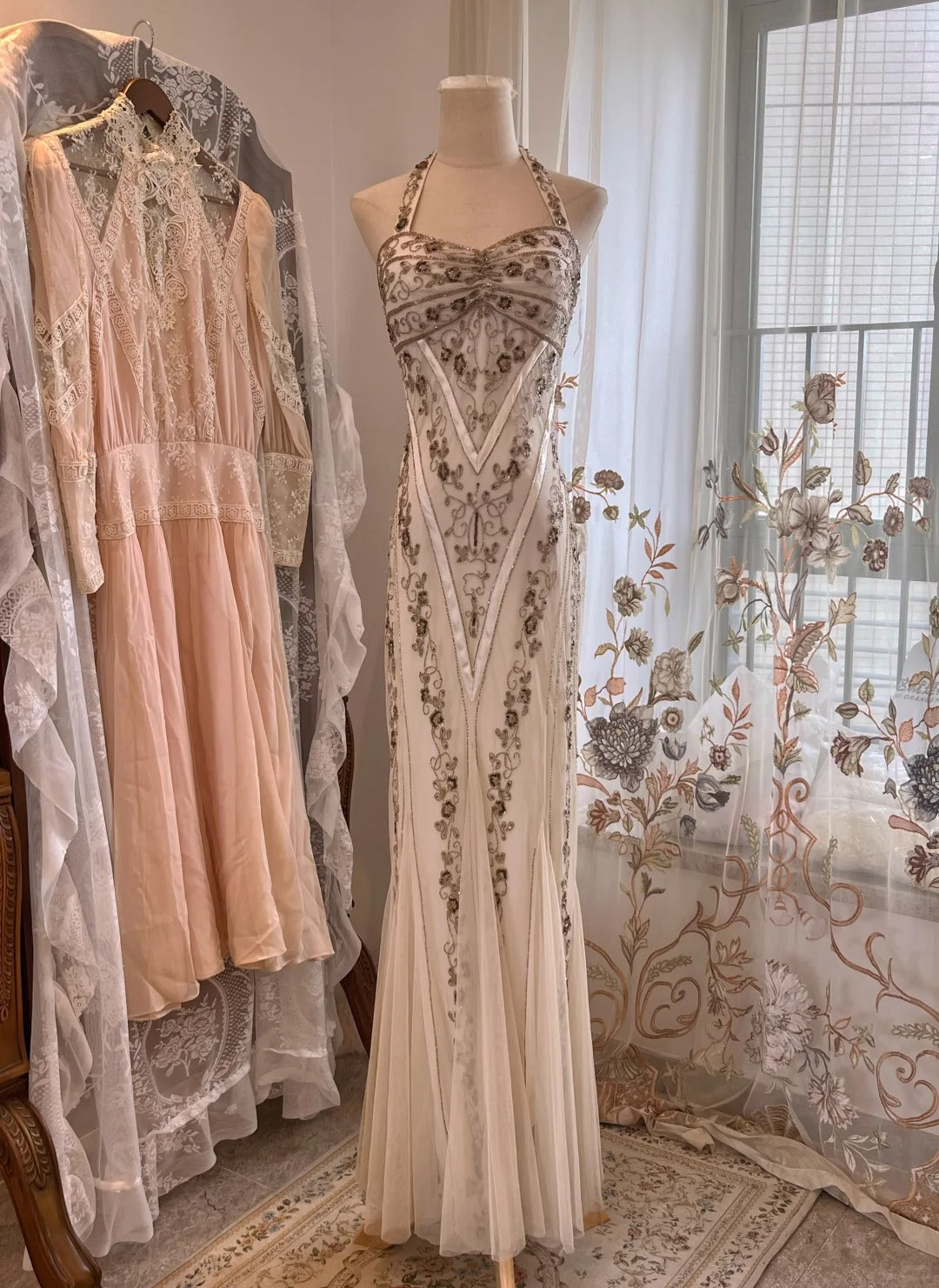 Vintage White Mermaid Halter Neck Beaded Backless Tulle Long Formal Prom Dresses Secondary image