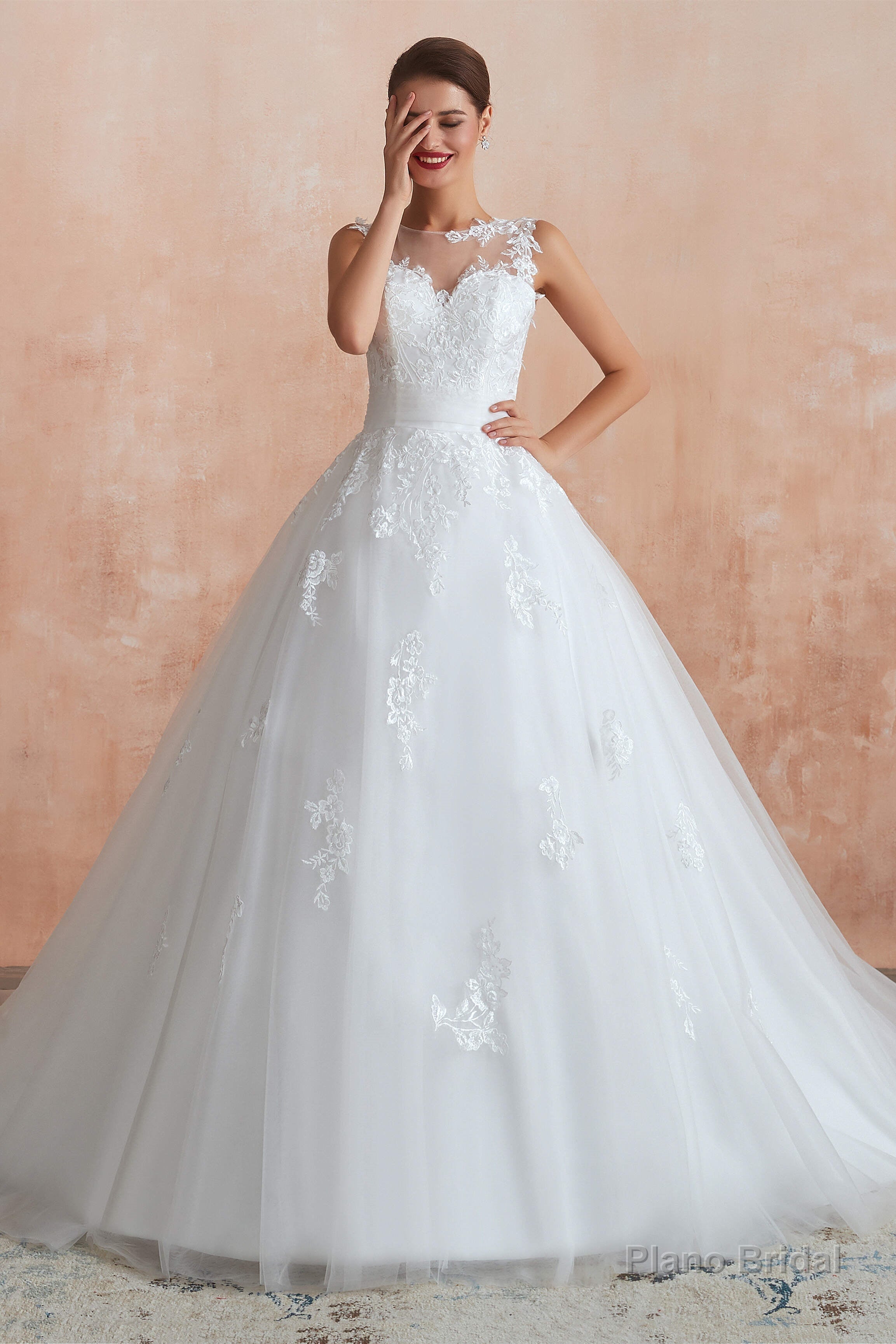 White Ball Gown Tulle Lace Appliques Sweetheart Sequins Wedding Dresses Secondary image
