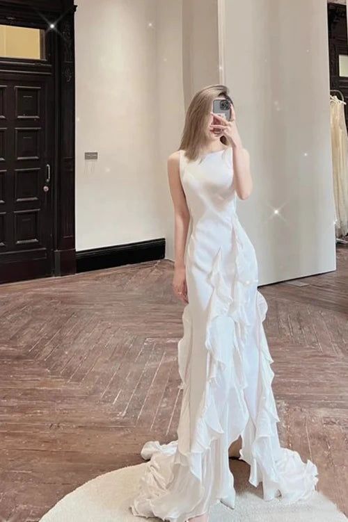 White Sheath Halter Backless Wedding Dresses