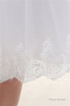White Short Tulle Lace Knee Length Pearls Homecoming Dresses