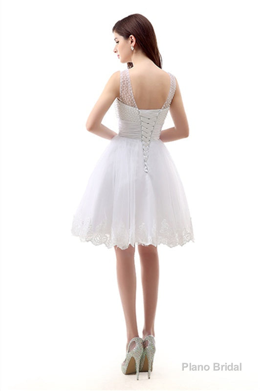 White Short Tulle Lace Knee Length Pearls Homecoming Dresses