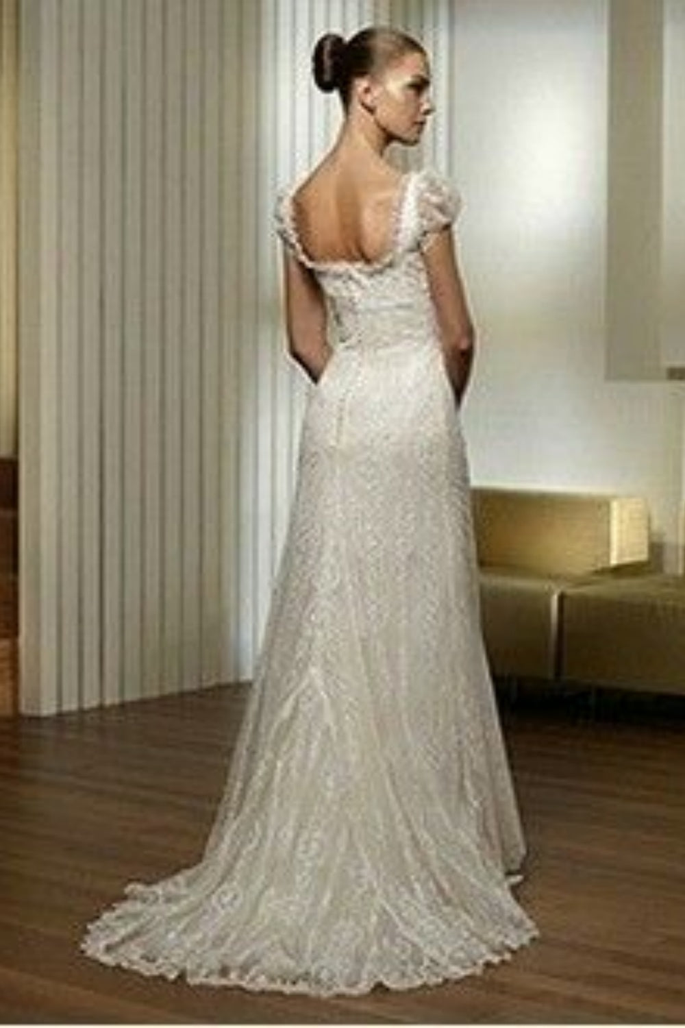 White Simple, Fashionable And Elegant Bow Decoration, Long Exquisite Lace Floor-Length Tail Ball Gown, Formal Evening Gown, Ball Gown, Imperial Gown, Wedding Dresses Secondary image