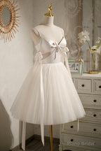 White Spaghetti Straps V-Neck Tulle Short Homecoming Dress with Bow
