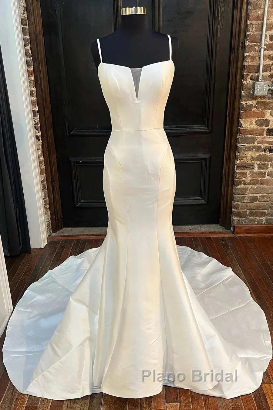 White Split Neck Trumpet Long Wedding Dresses