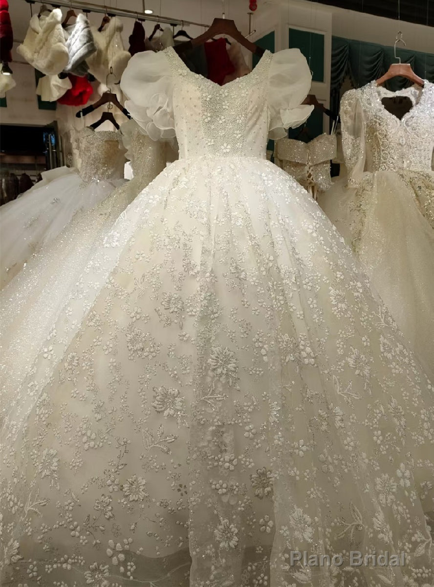 White Tulle V-neck Puff Sleeve Pearls Wedding Dress Main image