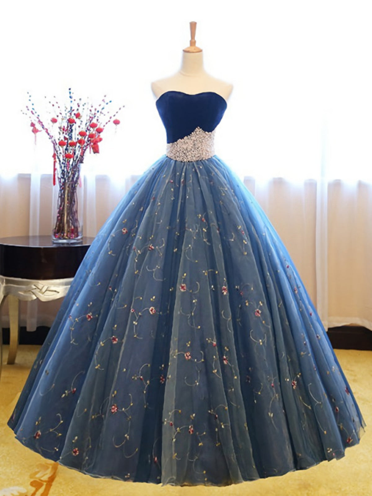 Strapless Sweetheart Blue Tulle Embroidery Flowers Exquisite 2024 Prom Dresses