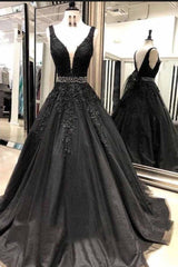 2024 Cheap Black V-neck Beaded Tulle Prom Dresses