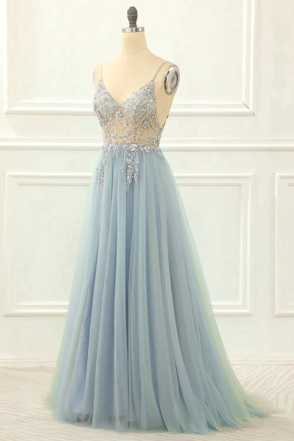 Gorgeous Tulle A-line Spaghetti Straps Long Prom Dress with Beading