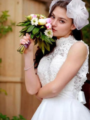A-Line/Princess High Neck Knee-Length Tulle Wedding Dresses
