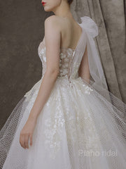 Robes de mariée en tulle asymétrique en ligne A-Line / Princess avec dentelle appliquée