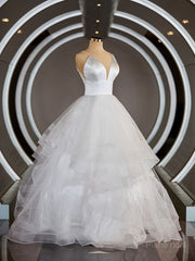 A-Line/Prinzessin V-Ausschnitt bodenlange Tüll-Brautkleider mit Rüschen
