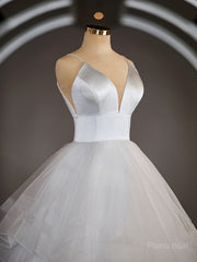A-Line/Prinzessin V-Ausschnitt bodenlange Tüll-Brautkleider mit Rüschen