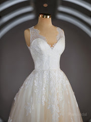A-Line/Princess V-neck Sweep Train Tulle Wedding Dresses with Appliques Lace