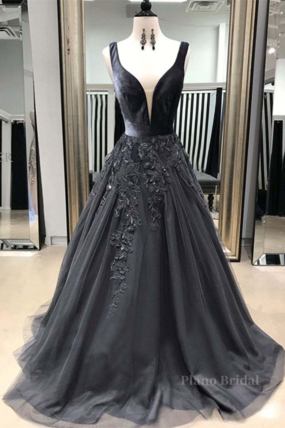 A Line V Neck Black Long Prom Dresses with Lace Appliques, V Neck Black Lace Formal Evening Dresses