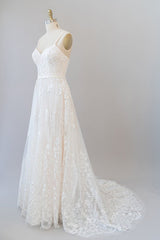 Chic Long A-line Sweetheart Spaghetti Strap Appliques Tulle Wedding Dress
