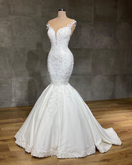 Exquisite Long Lace V-neck Sleeveless Mermaid Wedding Dresses