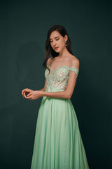 Off The Shoulder Charming Long Chiffon Prom Dresses With Appliques