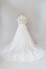 Long A-line Appliques Lace Tulle Wedding Dress with Sleeves