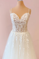 Long A-Line Sweetheart Tulle Appliques Lace Wedding Dress