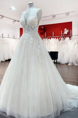 Long A-line V-neck Spaghetti Straps Tulle Lace Backless Wedding Dress