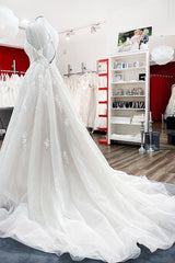 Modest Long Princess V-neck Tulle Spaghetti Straps Wedding Dress with Lace