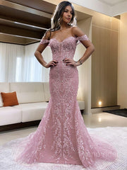 Sheath/Column Off-the-Shoulder Court Train Lace Prom Dresses With Appliques Lace