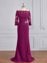 Sheath/Column Off-the-Shoulder Sweep Train Mother of the Bride Dresses With Appliques Lace