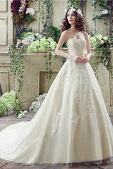 Sweetheart Lace Appliques Light Champagne Wedding Dresses