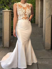 Trumpet/Mermaid Scoop Court Train Satin Wedding Dresses With Appliques Lace