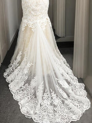Trumpet/Mermaid Scoop Sweep Train Tulle Wedding Dresses With Appliques Lace