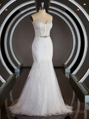 Trumpet/Mermaid Sweetheart Court Train Tulle Wedding Dresses with Appliques Lace
