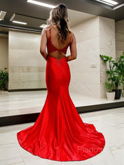 Trumpet/Mermaid V-neck Court Train Elastic Woven Satin Prom Dresses With Appliques Lace