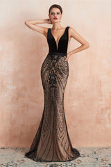 V-Neck Fitted Mermaid Black Prom Dresses with Sequins